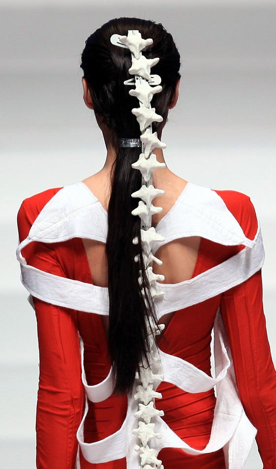 The two braided hair lock is one of the best Chinese hairstyles