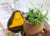 11 Benefits Of Oregano Oil | How To Use It & Side Effects