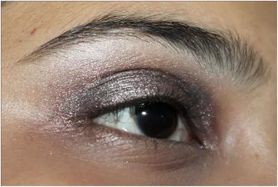 Shimmery eye makeup for Tamil bride