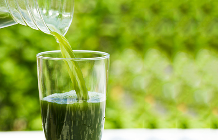Spirulina mixed fruit and veggies juice for weight loss