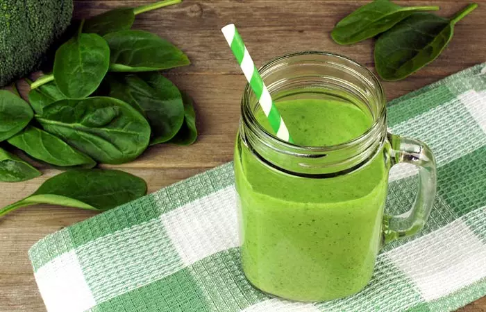Healthy snack smoothie made of apple cider vinegar for weight loss