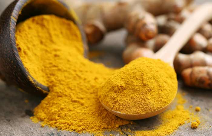 Turmeric and multani mitti pack for oily skin