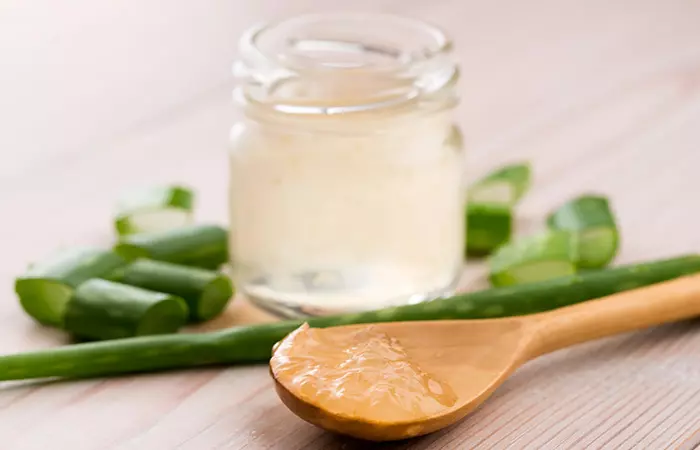 Use multani mitti and aloe vera for acne