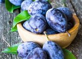 7 Health Benefits Of Plums, How To Use Them, & Side Effects
