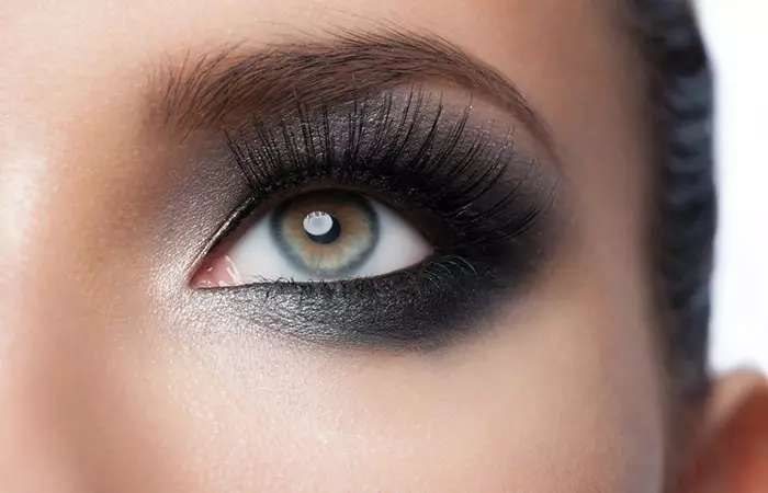 Makeup tutorial for black and silver smokey eye look