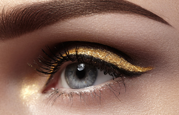 Makeup tutorial for gold festive eye