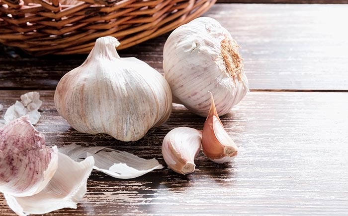  19. Garlic For Whiteheads