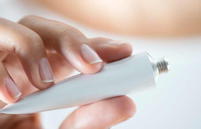 Get rid of razor bumps using antibacterial creams