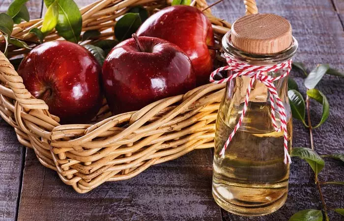 Get rid of razor bumps with apple cider vinegar