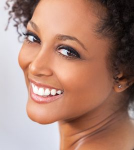 7 Best Ways To Naturally Whiten Teeth