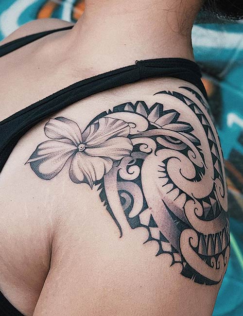 Hawaiian back shoulder tattoo design