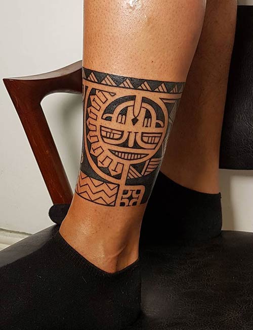 Hawaiian band tattoo desogn on leg