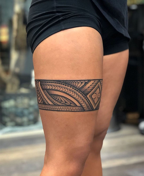 An intricate Polynesian tattoo design to flaunt on the thighs