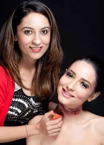Pooja Sethi is one of the best bridal makeup artists in Delhi