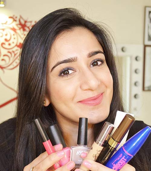Tejasvini Chander is one of the best bridal makeup artists in Delhi