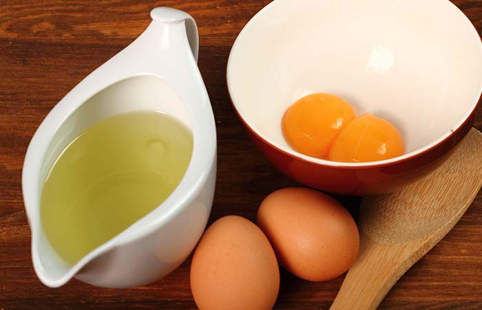 Egg yolk, olive oil and vitamin E mask treatment for dry hair
