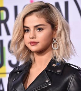 43 Stunning Selena Gomez Hairstyles You Need To Check Out.