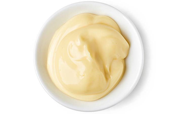 Mayonnaise pack treatment for dry hair
