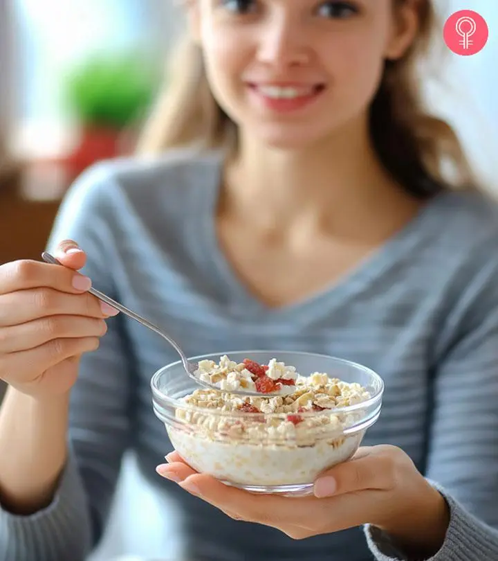 A-woman-eating-oats-for-weight-loss