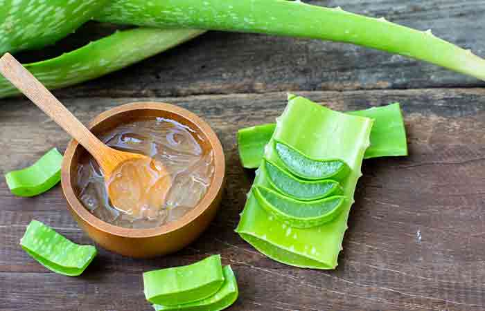 Aloe vera gel as a remedy for wet dandruff