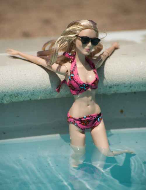 Beach waves Barbie hairstyle