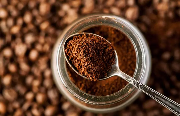 Coffee grounds as a natural remedy to get rid of eye bags.