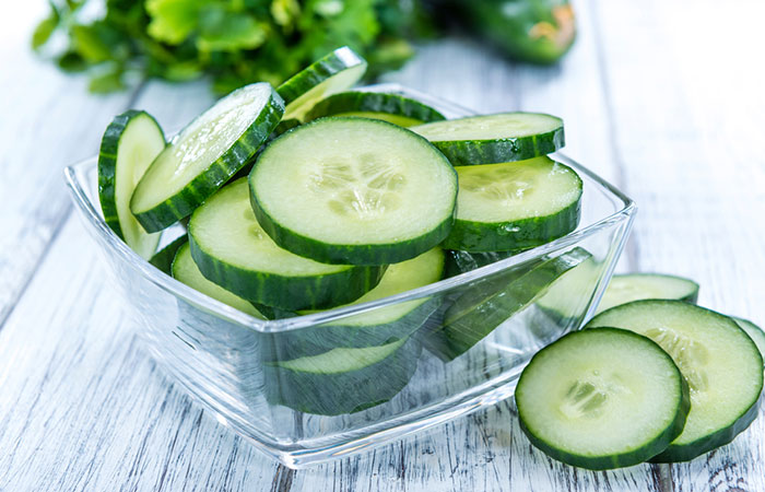 Add cucumber to your diet to soothe dry skin