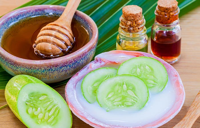 Cucumber and honey for nourishing your oily skin