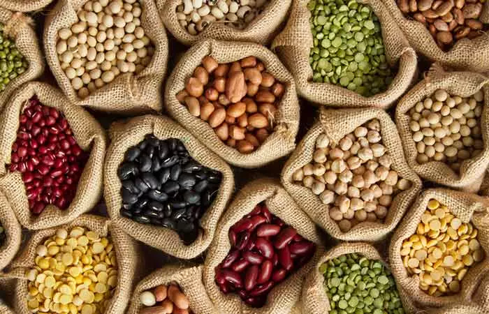 Legumes and lentils are fiber-rich foods