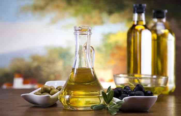 Olive oil as a way of treating temple hair loss naturally