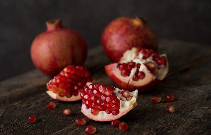Add pomegranate to your diet to soothe dry skin