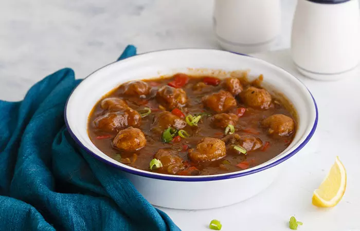 Oatmeal balls in Asian-style gravy for weight loss