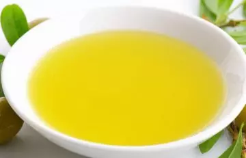 Spinach oil for hair growth