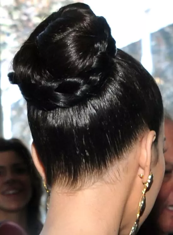 Tight high bun red carpet hairstyle