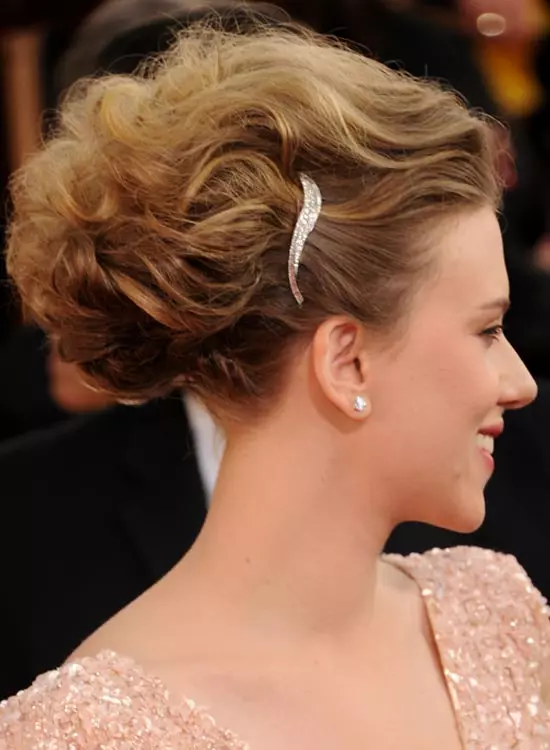 Wavy diagonal bun red carpet hairstyle