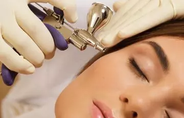 Weekly oxygen facial is a must for this gorgeous beauty