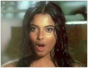 Rekha doing her bathing scene without makeup