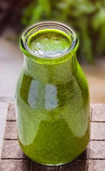 Green apple, lettuce, and honey smoothie for weight loss