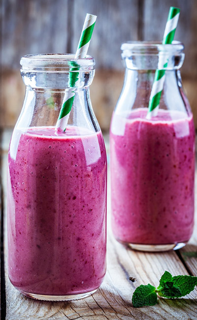 Strawberry, black grape, and ginger smoothie for weight loss