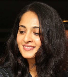 10 Pictures Of Anushka Shetty Without Makeup