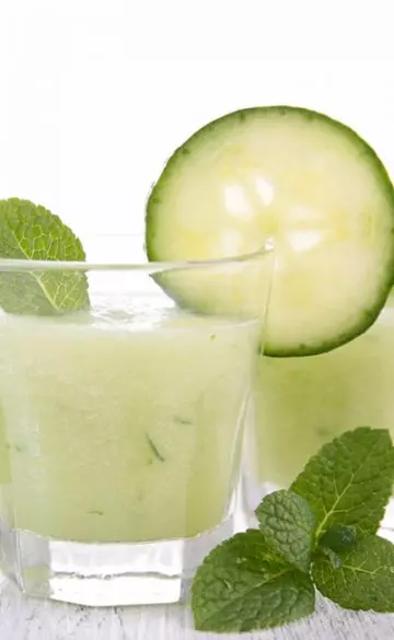 Bottle gourd, cucumber, and lemon smoothie for weight loss