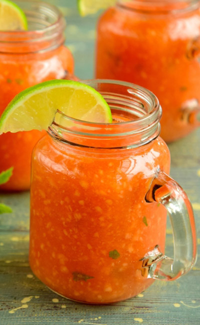 Papaya, lemon, and cayenne pepper smoothie for weight loss