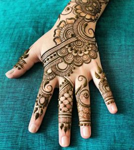 latest arabian mehndi designs for hands 2022