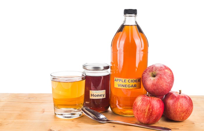 Apple cider vinegar and honey hair mask for split ends