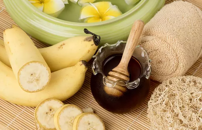 Banana and honey hair mask for hair softening