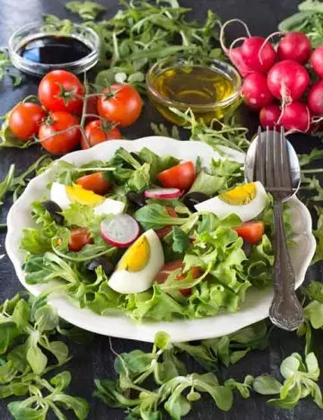 Boiled egg salad lunch for weight loss as part of boiled egg diet plan