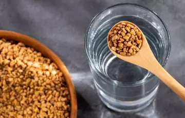 Consume fenugreek seed water on day 1 of the 800 calorie diet