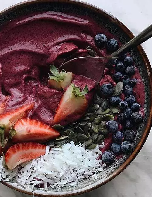 Vegan smoothie bowl