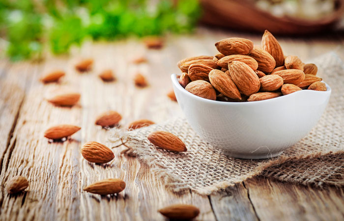 Consume almonds on day 2 of the 800 calorie diet