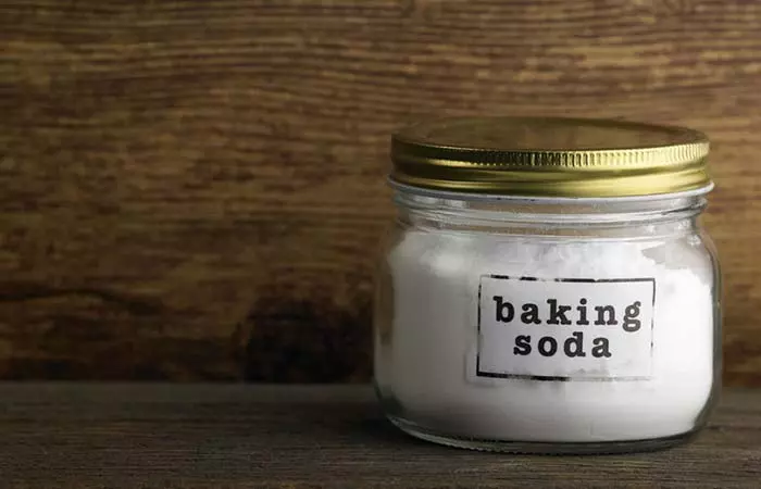 Use baking soda bath to get rid of chickenpox